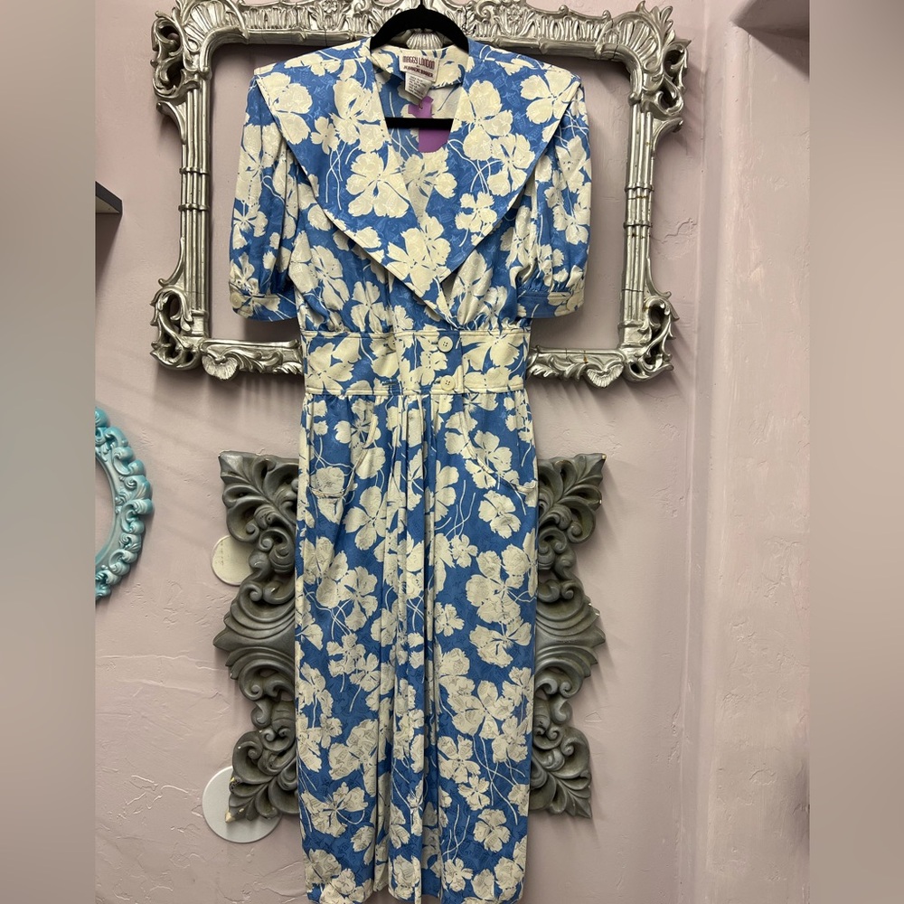 Maggy London Blue and Cream Floral Long Sleeve Dress